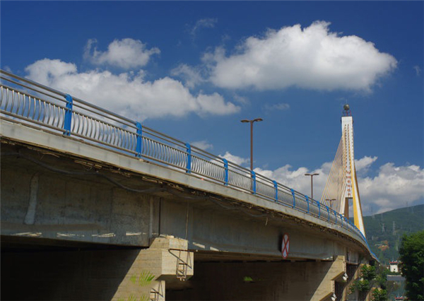 铁岭304不锈钢桥梁护栏：安全、耐用与美观的完美结合