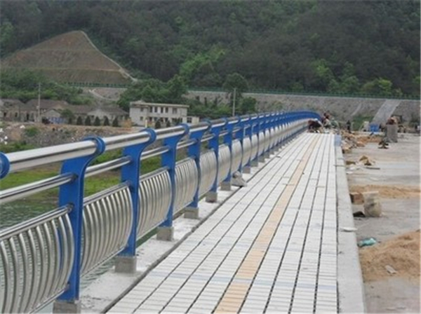 铁岭不锈钢桥梁护栏是一种什么材质的护栏